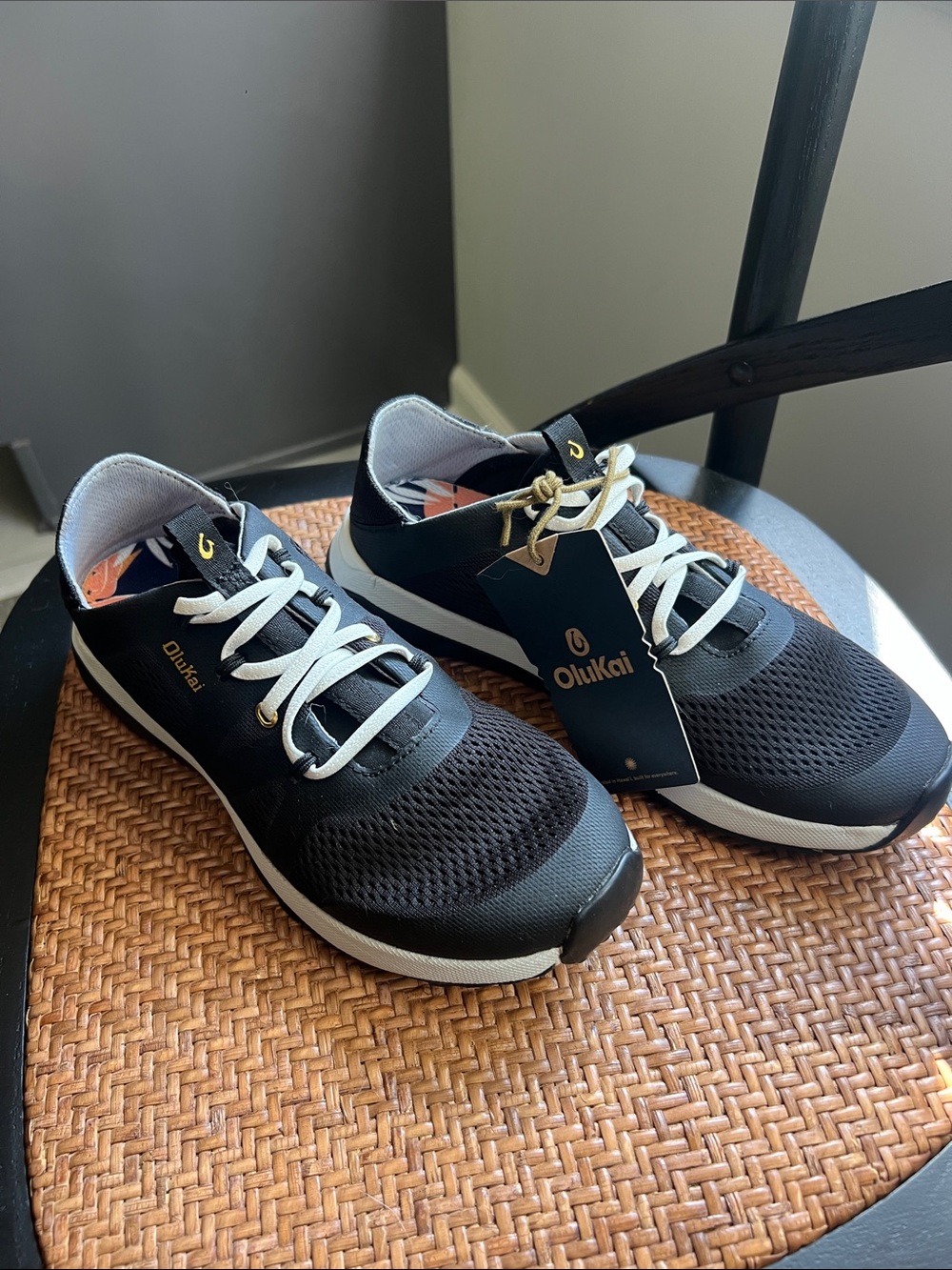 OluKai Huia Women’s Black Slip On Athletic Shoes / Sneakers Size 8